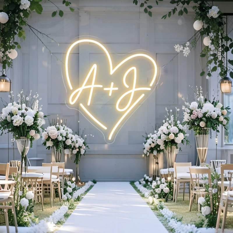 カスタムイニシャルハートLEDネオンサイン、結婚式パーティー - Baby Products Decoration のレビューと価格